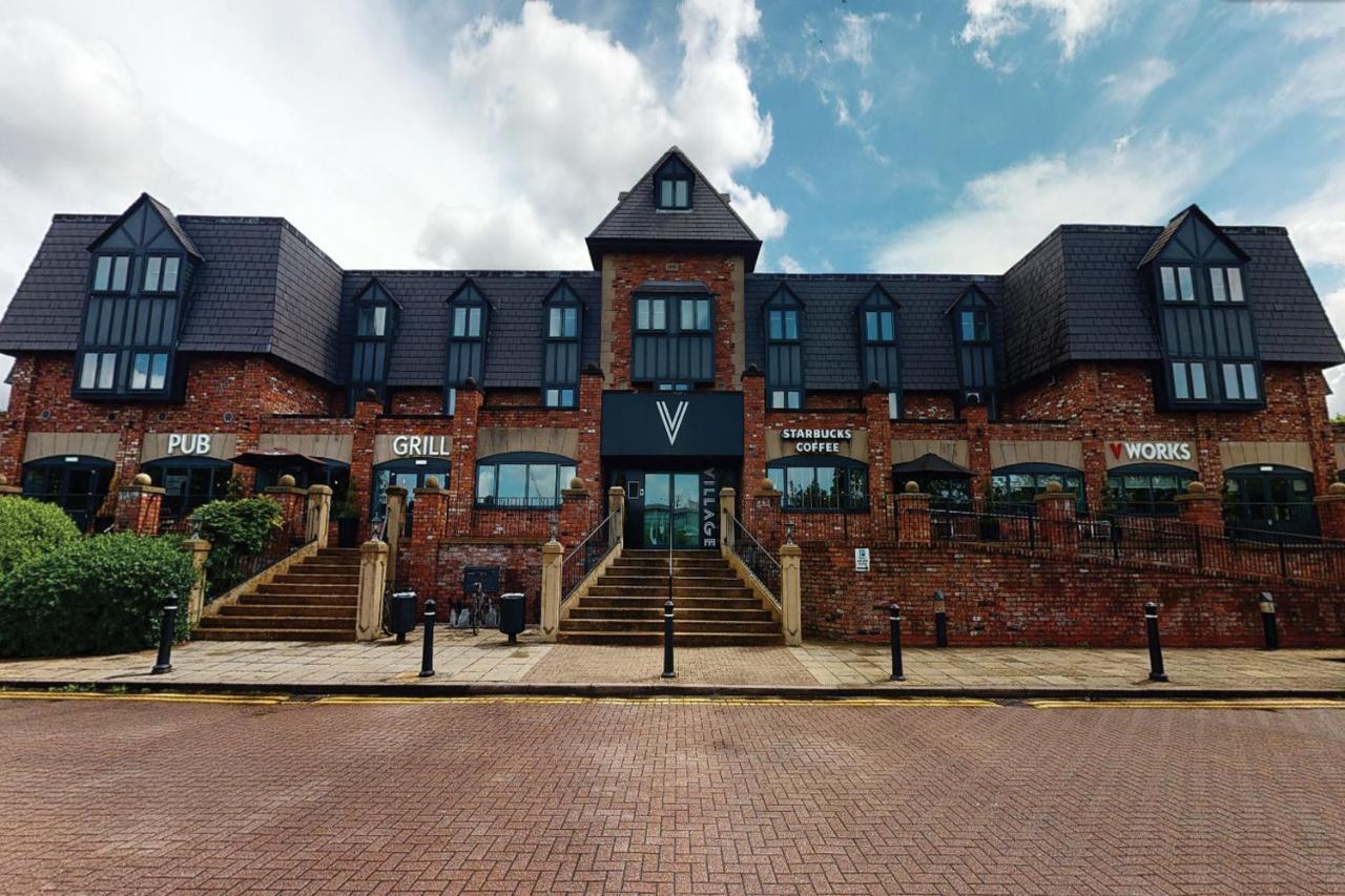 Village Hotel Warrington Dış mekan fotoğraf