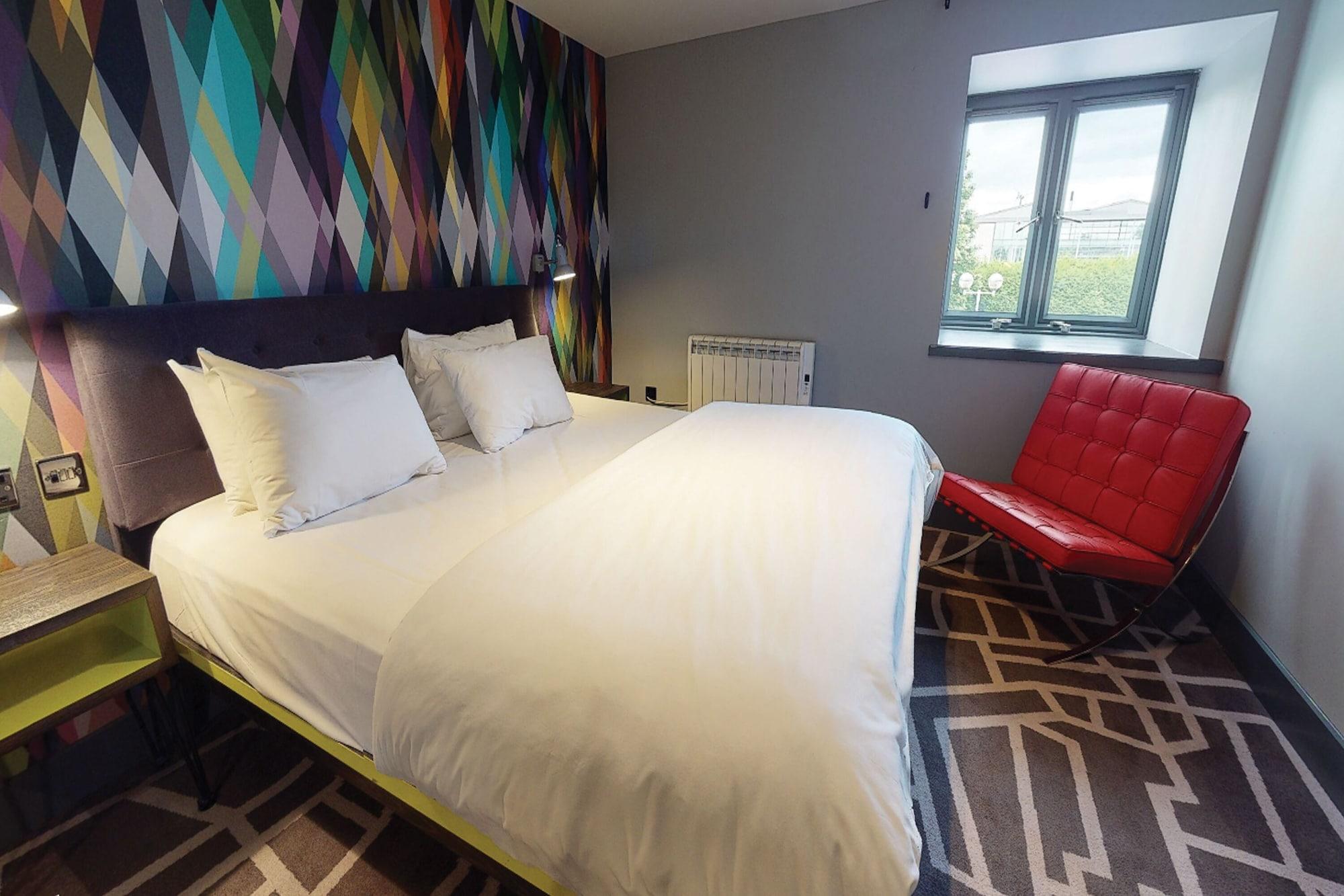 Village Hotel Warrington Dış mekan fotoğraf