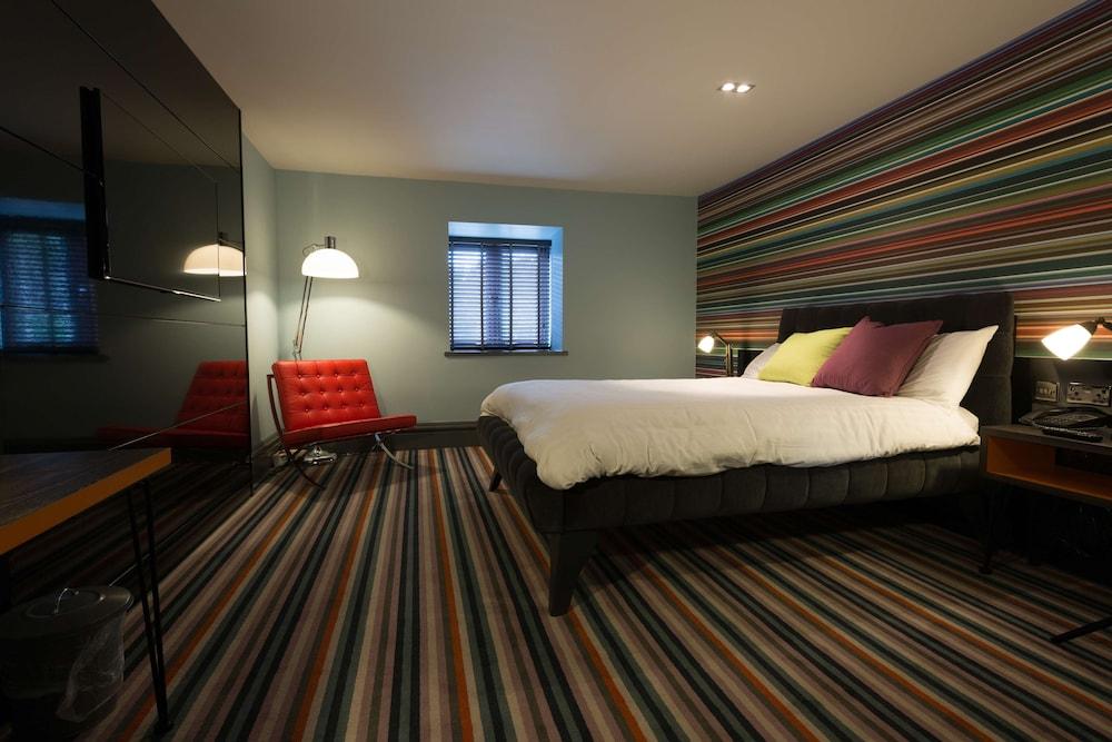 Village Hotel Warrington Dış mekan fotoğraf