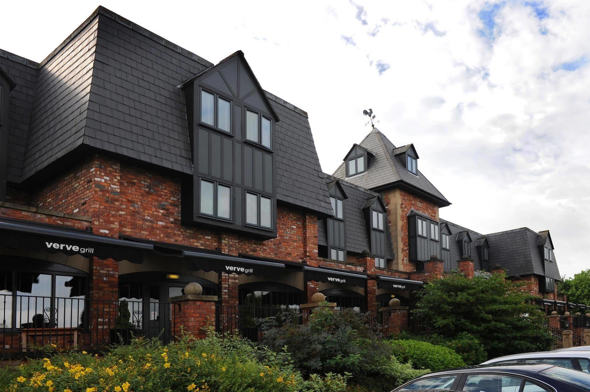 Village Hotel Warrington Dış mekan fotoğraf