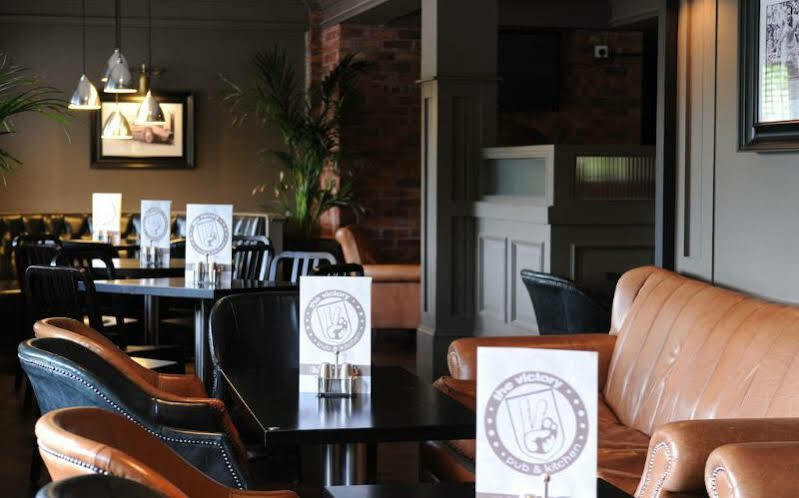 Village Hotel Warrington Dış mekan fotoğraf